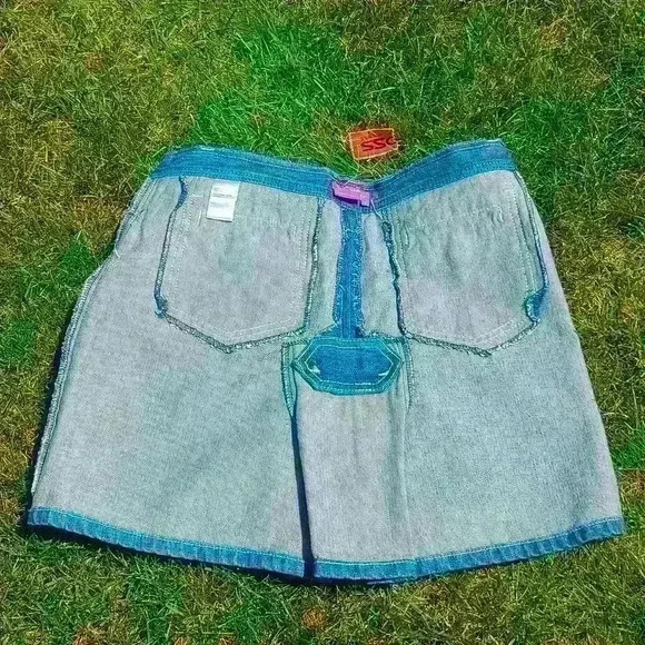 Y2K BCBGirls denim skirt size 2 - Picture 11 of 16